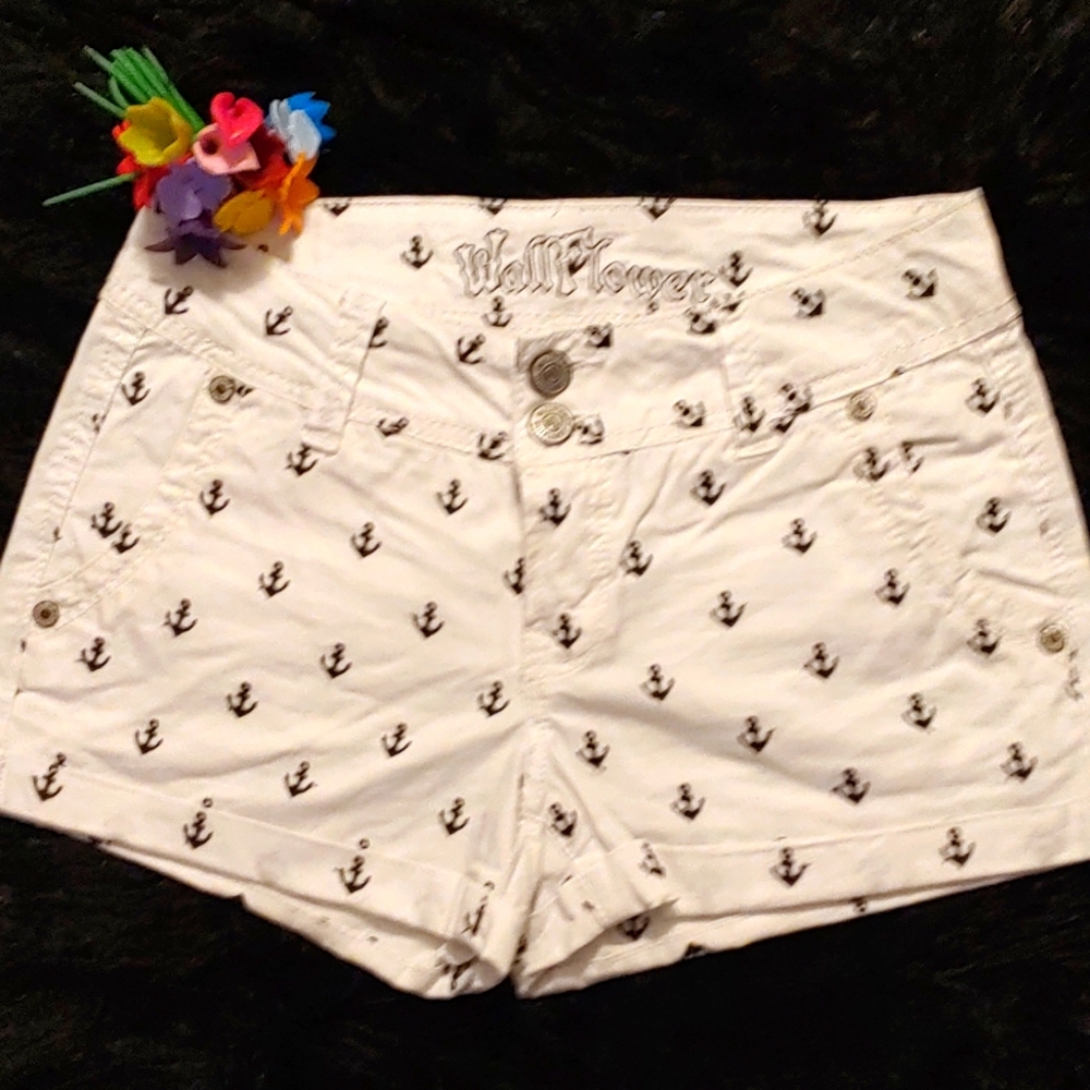 Wallflower Shorts!